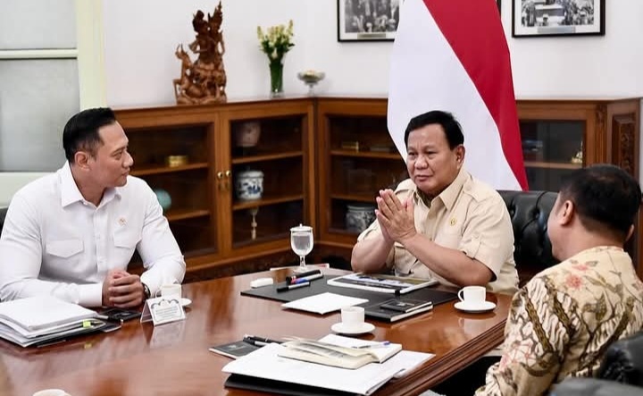 Ptesiden Prabowo saat rapat terbatas dengan Menteri Kabinet Merah Putih. Foto ; Ist