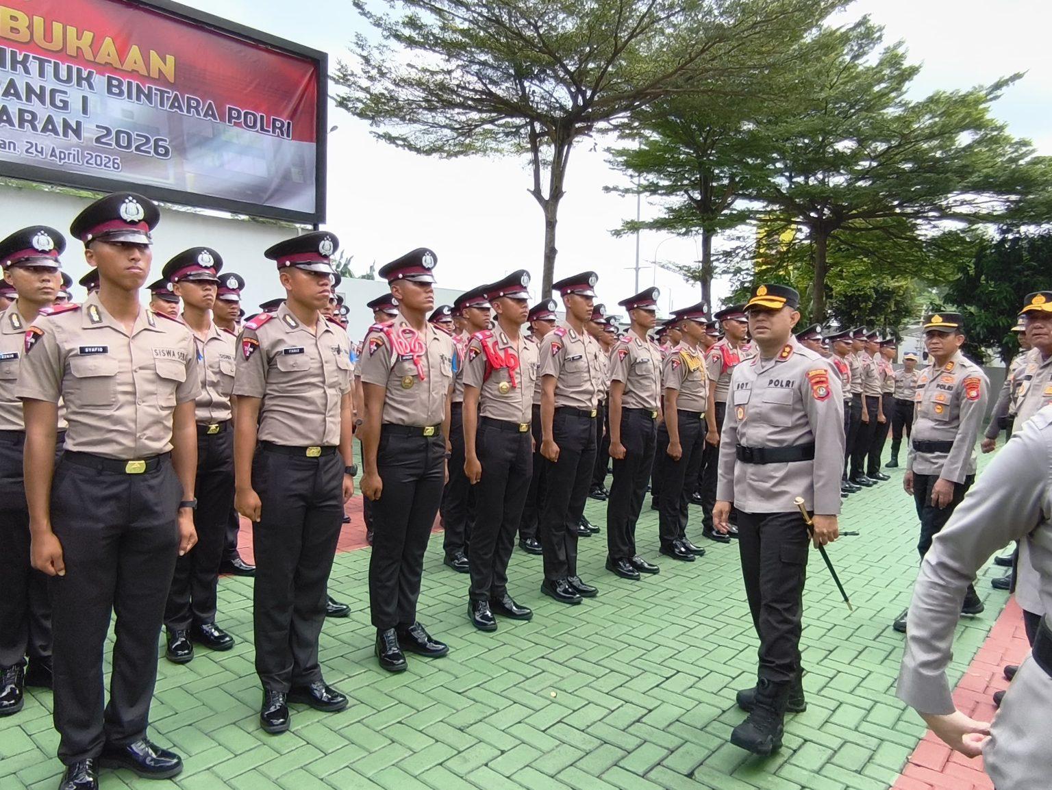 Sebanyak 148 siswa Pendidikan Pembentukan Bintara (Diktuk Bintara) Polri Gelombang I Tahun Anggaran 2026 mulai menjalani latihan kerja (Latja) di lingkungan Polres Tangerang Selatan.