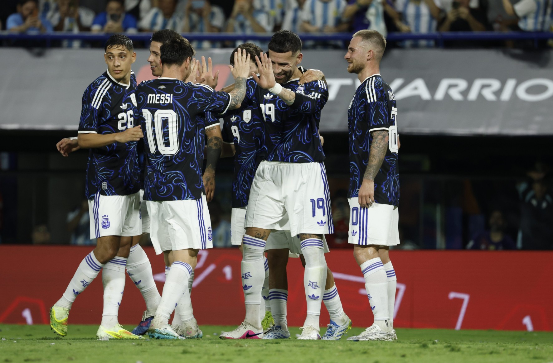 Selebrasi skuad Argentina usai menang 5-0 dari Zambia. Foto : Ist