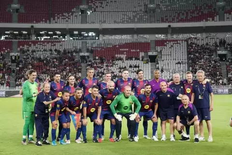 Skuad Barcelona Legends sukses menaklukkan DRX World Legends dengan skor meyakinkan 3-0, Sabtu (18/4/2026) malam WIB. Foto : Ist