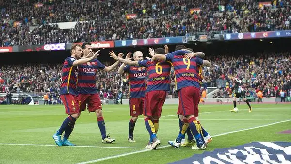 Selebrasi Barcelona usai menang 4-1 dari RCD Espanyol. Foto : Ist