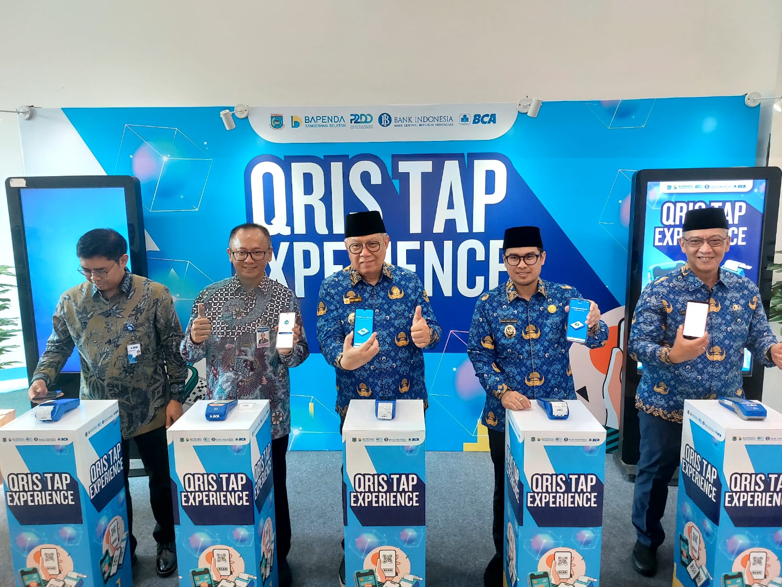 Bapenda menghadirkan teknologi pembayaran PBB melalui QRIS Tap.