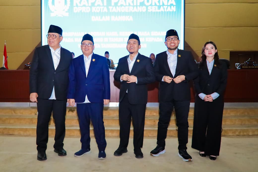 DPRD Kota Tangsel sampaikan perubahan terhadap Peraturan Daerah Nomor 7 Tahun 2014 tentang Pendidikan Diniyah dalam rapat paripurna di gedung DPRD Kota Tangsel, Rabu (1/3).