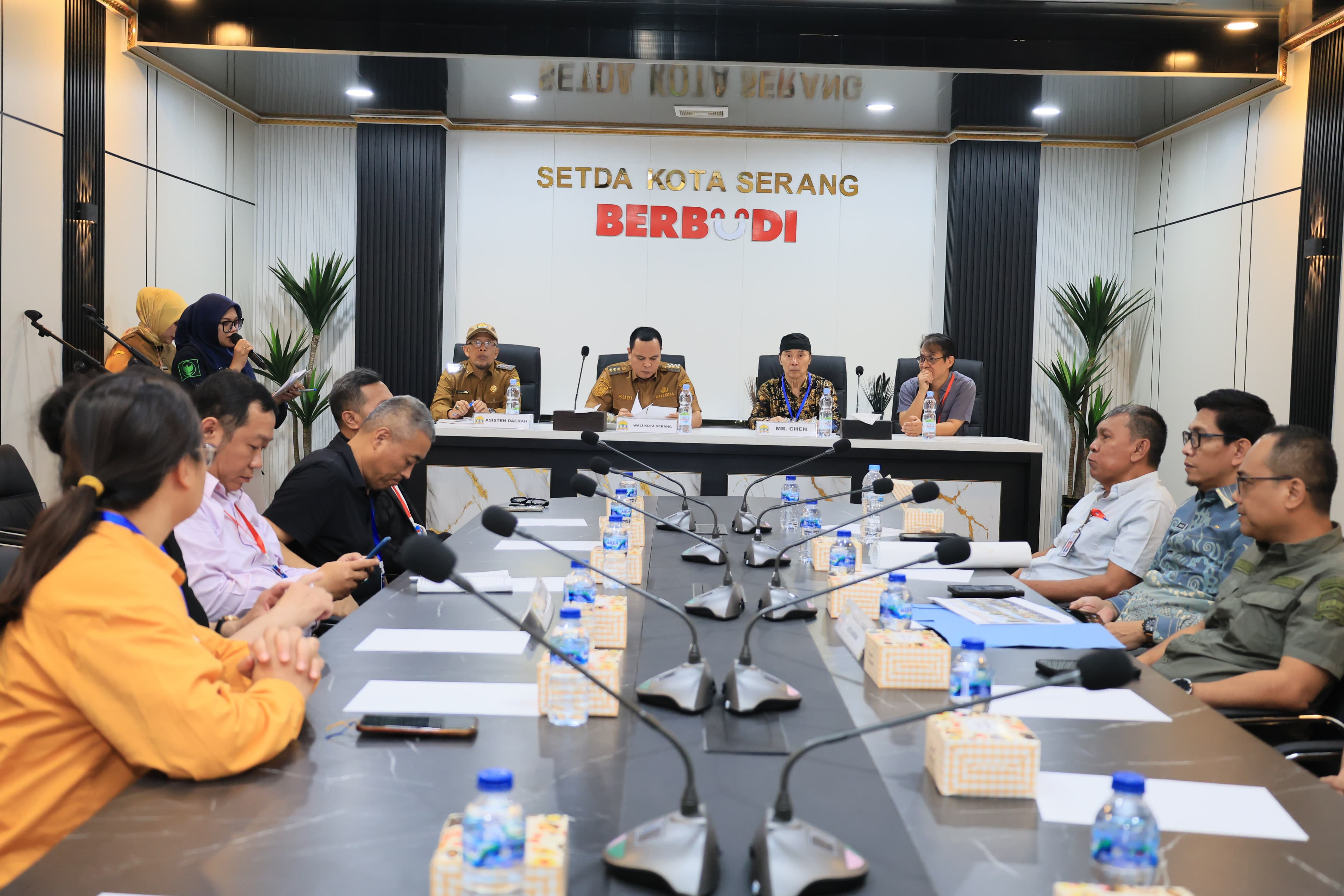 Suasana pertemuan Wali Kota Serang, Budi Rustandi dengan investor dari China, di Sekretariat Daerah (Setda) Kota Serang, Selasa (28/4/2026) siang.(Istimewa)