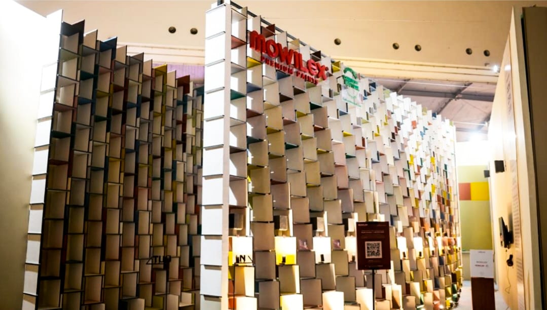 Tampilan booth kolaborasi Mowilex dan Atelier Riri di ARCH:ID 2026. (Ist)