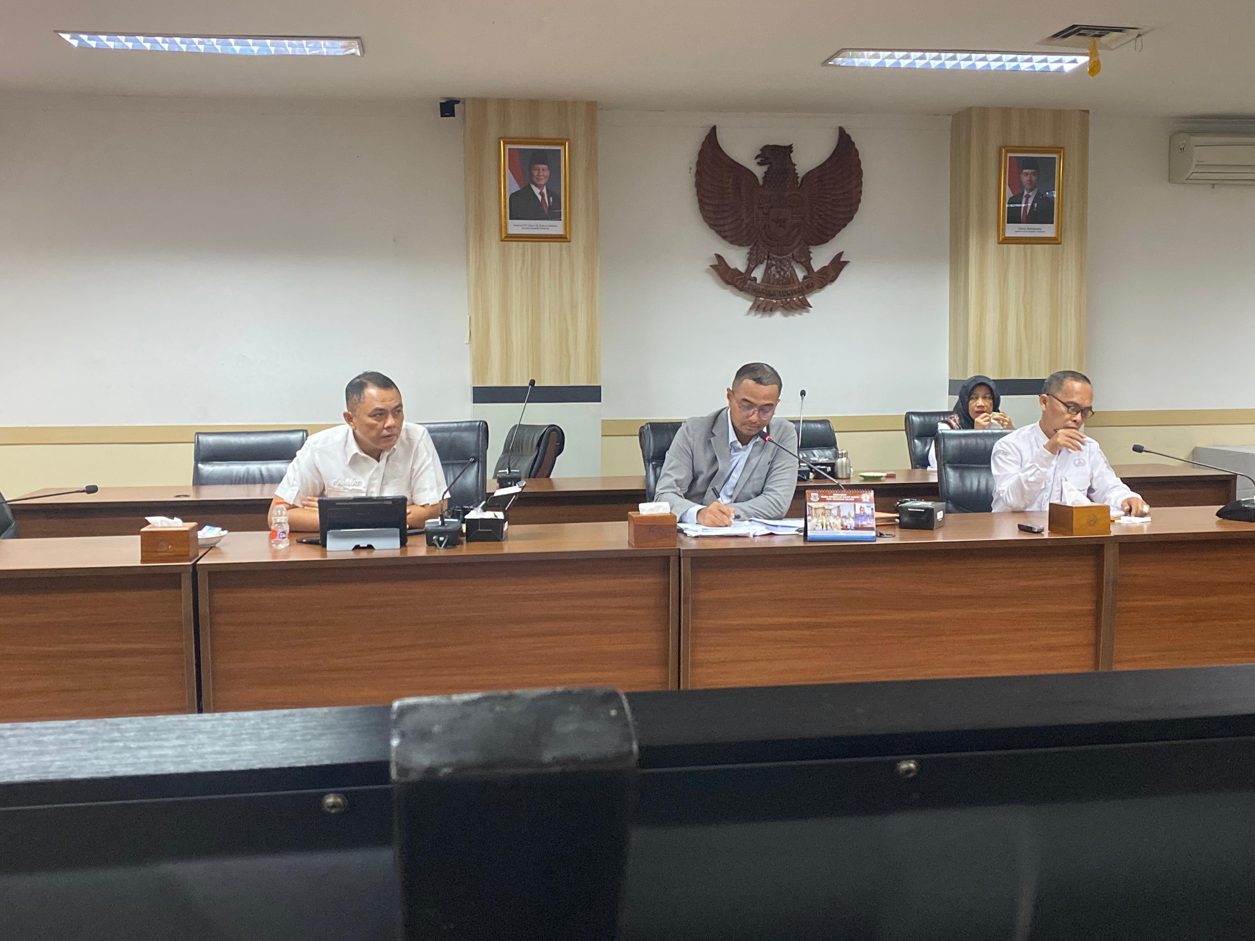 Pansus DPRD Kota Tangsel kembali gelar rapat. Kali ini Pansus mendesak pemulihan Kali Ciputat.