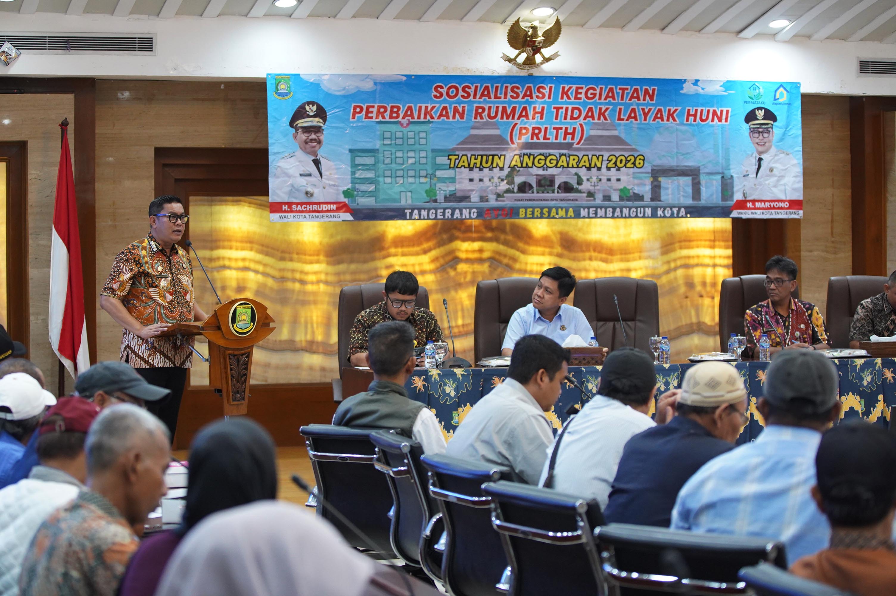 Wakil Wali Kota Tangerang, Maryono, saat membuka kegiatan Sosialisasi Pelaksanaan Kegiatan Pembangunan Rutilahu 2026, di Ruang Akhlaqul Karimah Pusat Pemerintahan Kota Tangerang, Kamis (9/4).