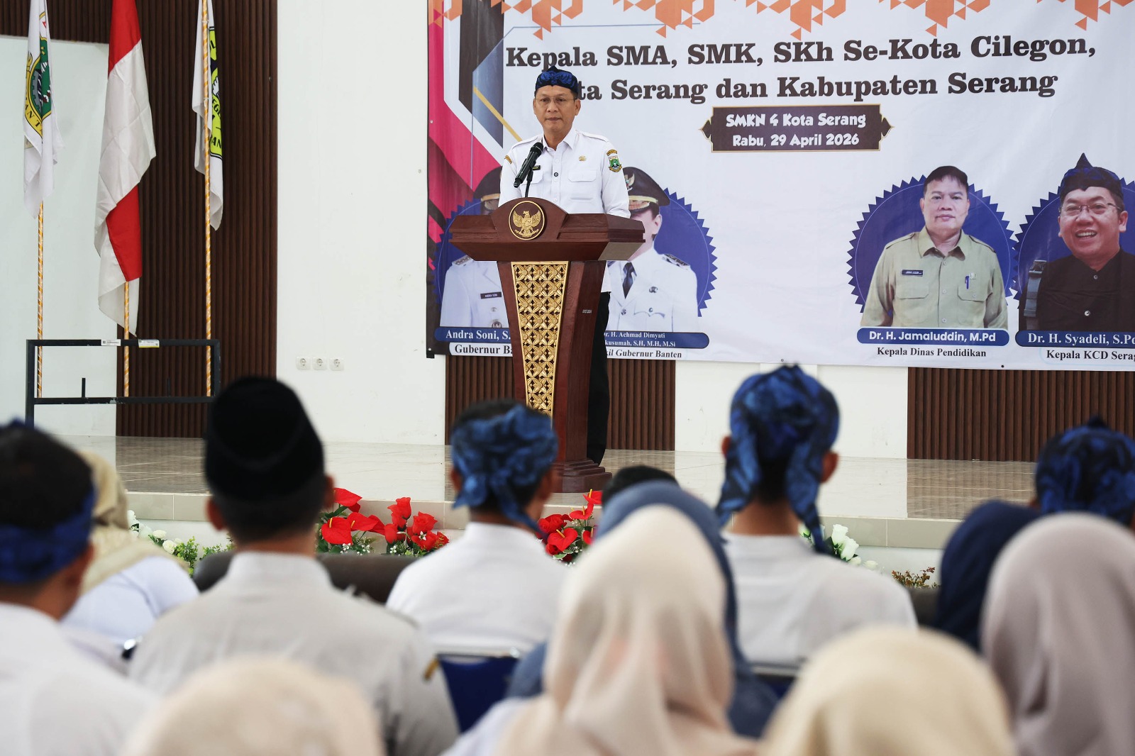 Sekretaris Daerah Provinsi Banten Deden Apriandhi, saat membuka silaturahmi dan sosialisasi SPMB Kepala Sekolah SMA, SMK, SKh se-Kota Cilegon, Kota Serang, dan Kabupaten Serang di SMKN 4 Kota Serang, Jalan Raya Petir-Serang, Kecamatan Curug, Kota Serang, Rabu (29/4). BIRO ADPIM PEMPROV BANTEN