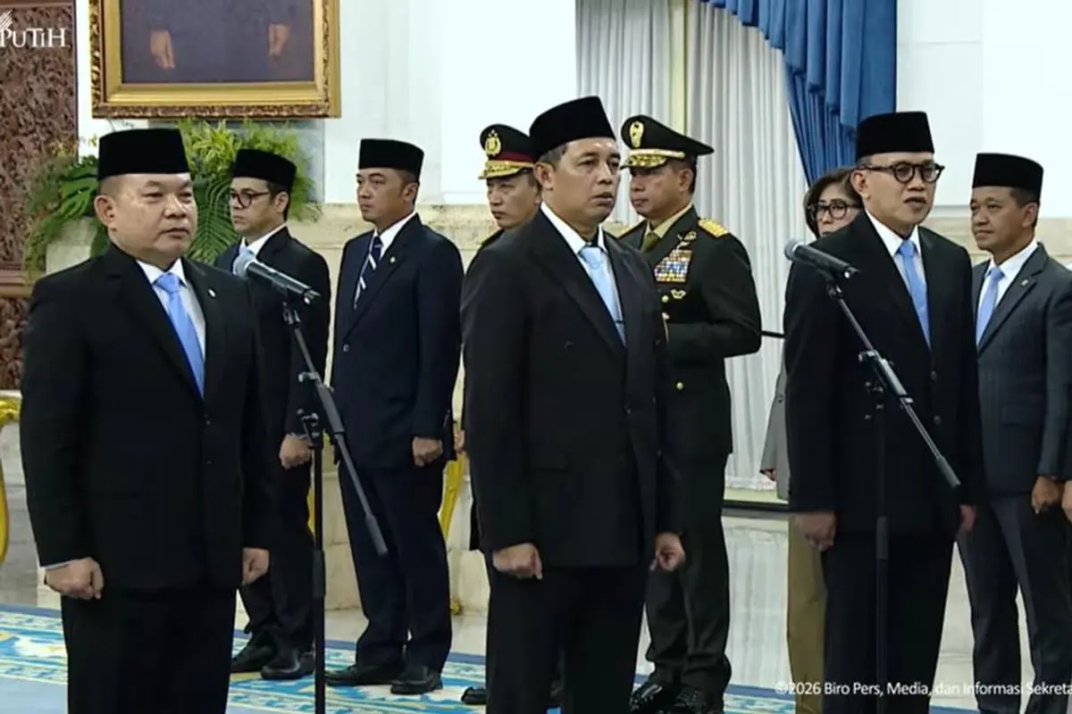 Presiden Prabowo melantik enam pejabat baru di Istana Kepresidenan RI pada Senin (27/4/2026). Foto : Ist