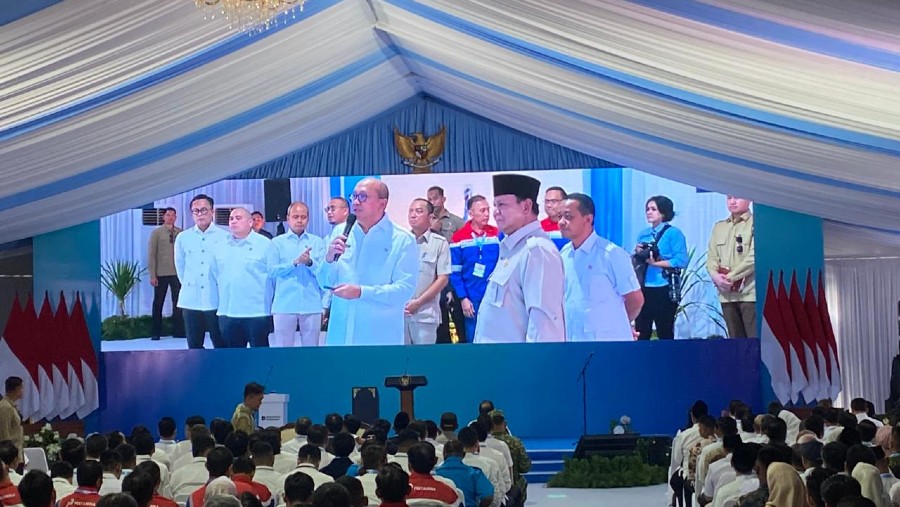 Presiden Prabowo saat acara groundbreaking di Area Kawasan Kilang Minyak di Cilacap. Foto : Ist