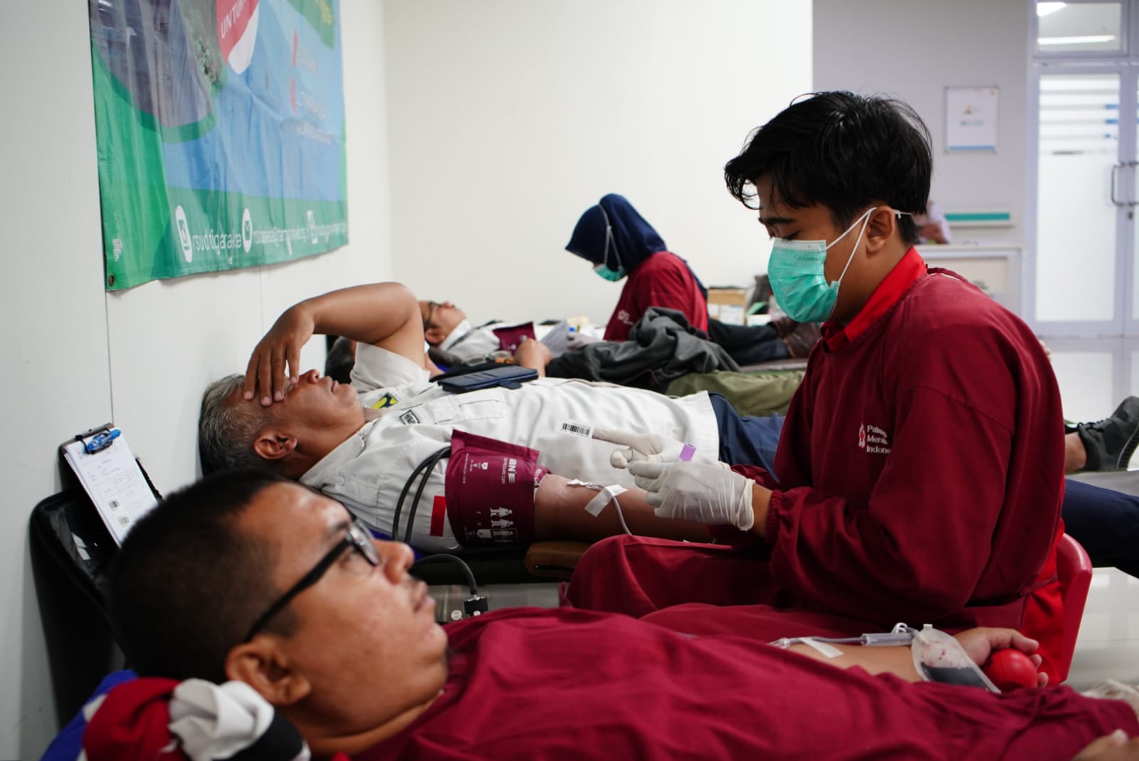 Kegiatan donor darah yang berlangsung di RSUD Tigaraksa, Kabupaten Tangerang, Rabu (8/4)