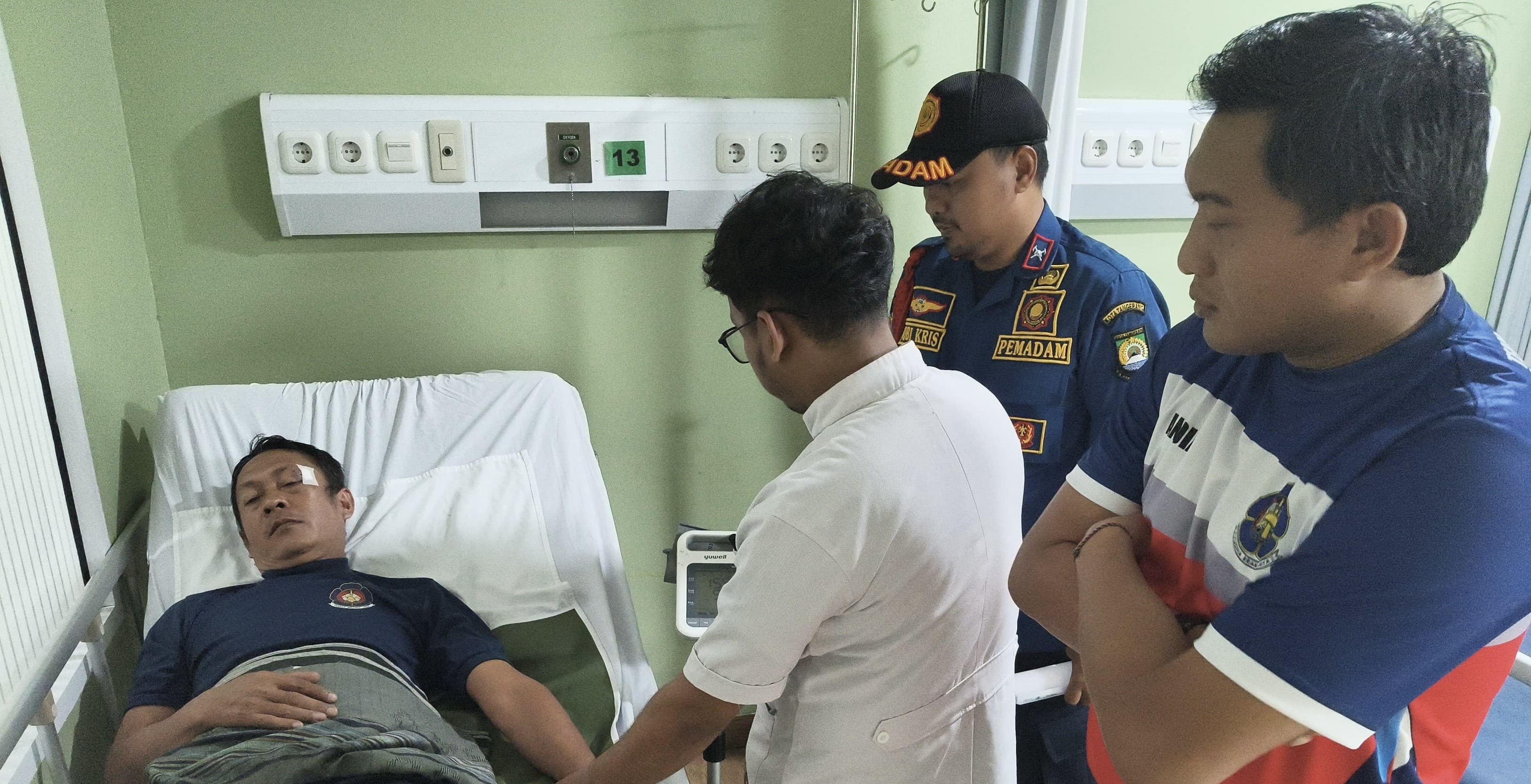 Korban dugaan tindak kekerasan yang juga petugas Piket Damkar di Pos Pinang sedang menjalani perawatan di RS.