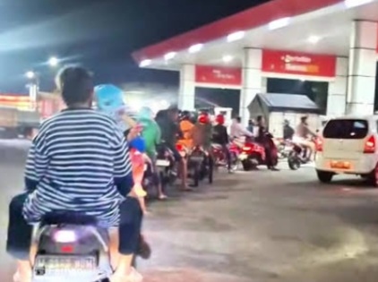 Ikustrasi antrian BBM. Foto : Ist