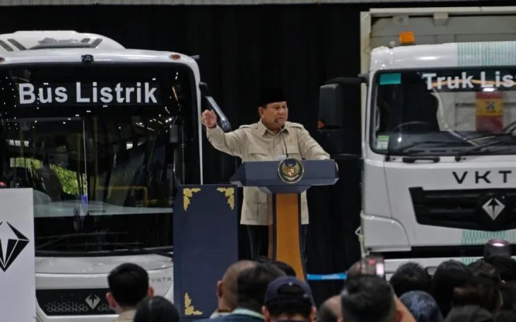 Presiden Prabowo saat meresmikan pabrik perakitan kendaraan listrik milik PT VKTR Sakti Industries di Magelang, Jawa Tengah, Kamis (9/4/2026). Foto : Ist
