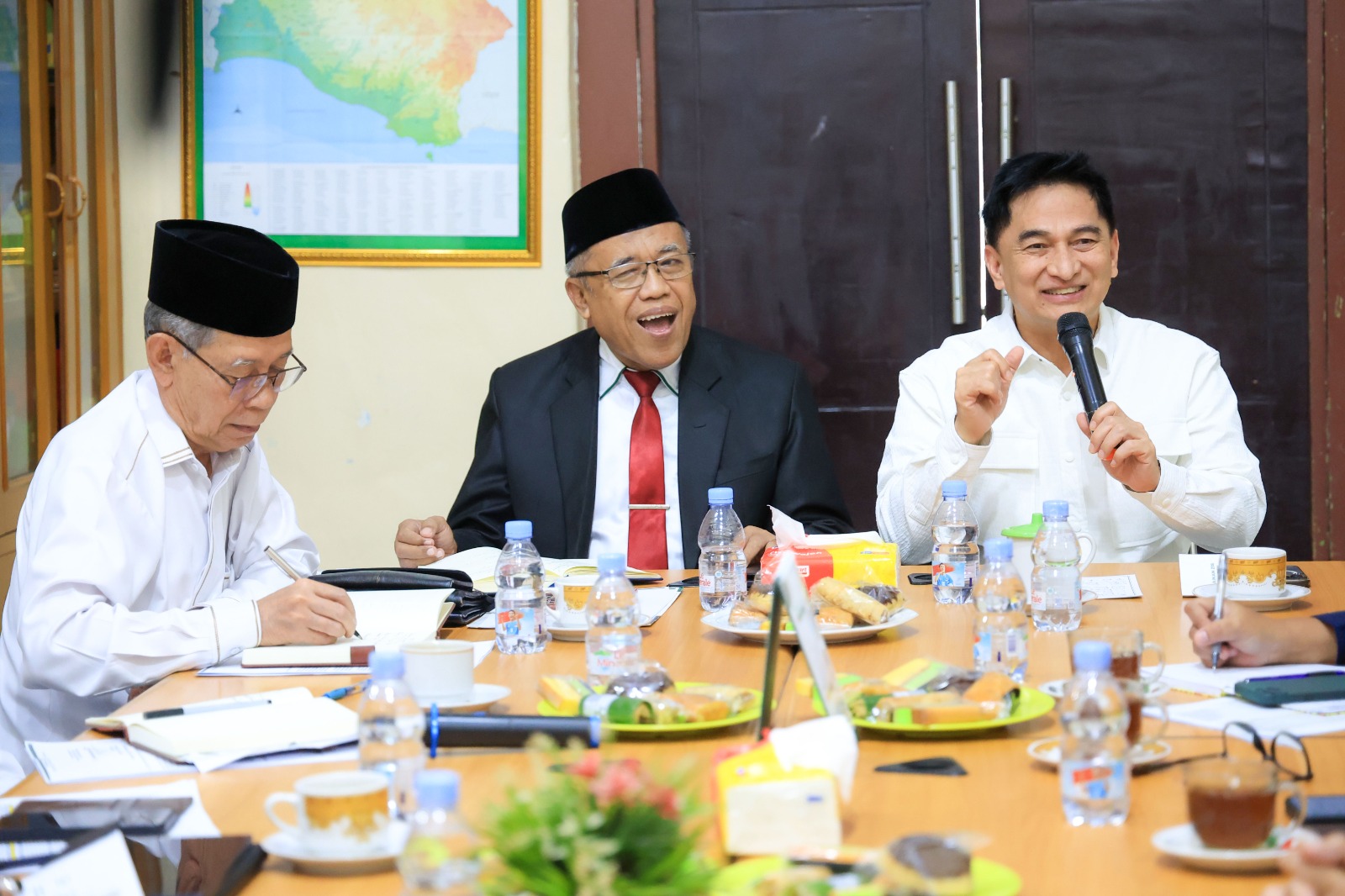 Wagub Banten Dimyati Natakusumah pada rapat koordinasi bersama BAZNAS Provinsi Banten. Foto : Humas Pemprov