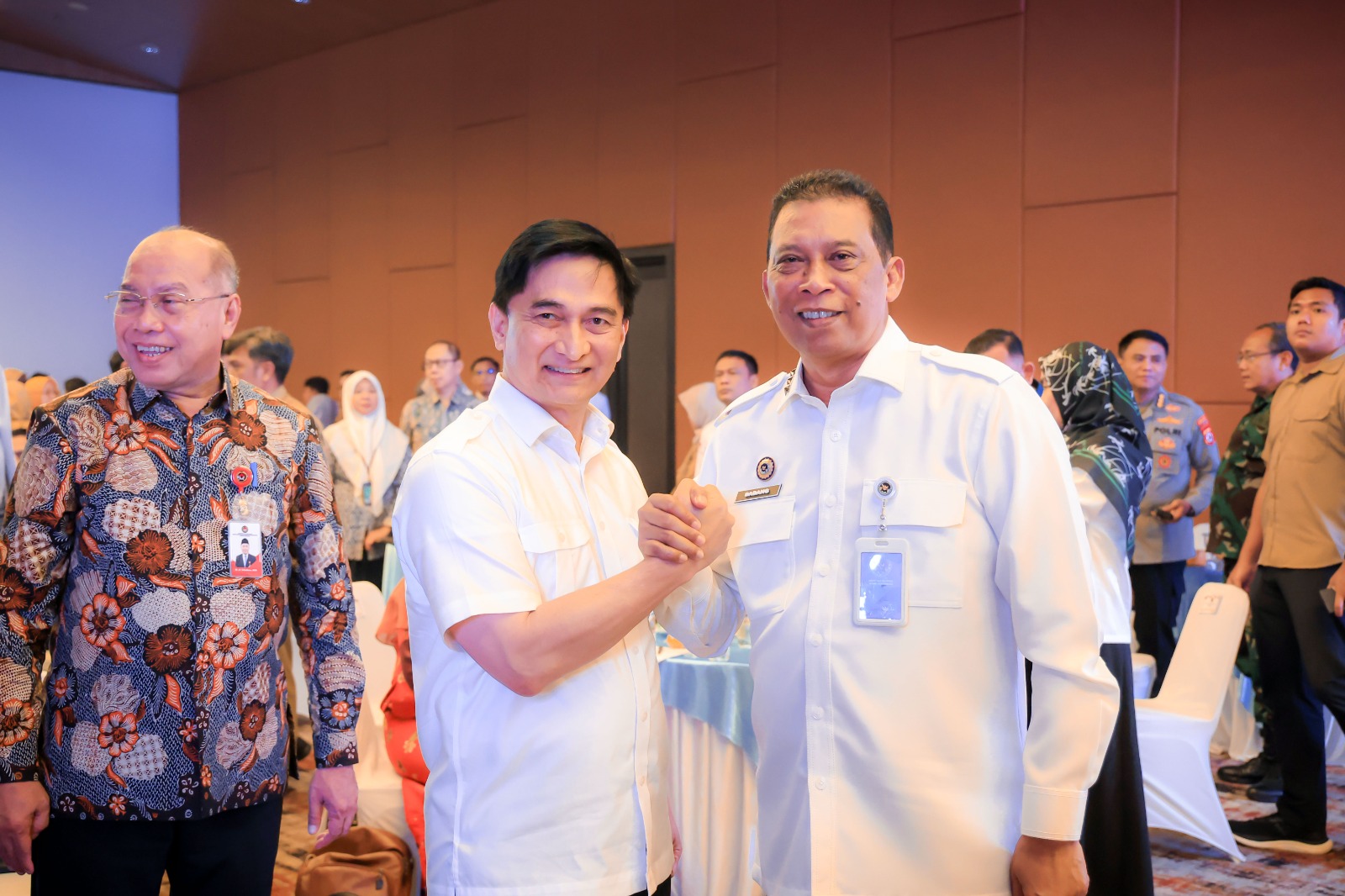 Wagub Banten Dimyati Natakusumah (tengah) pada rapat koordinasi pemantauan standar gizi dan keamanan pangan di Serang, Selasa (28/4/2026). Foto : Humas Pemprov