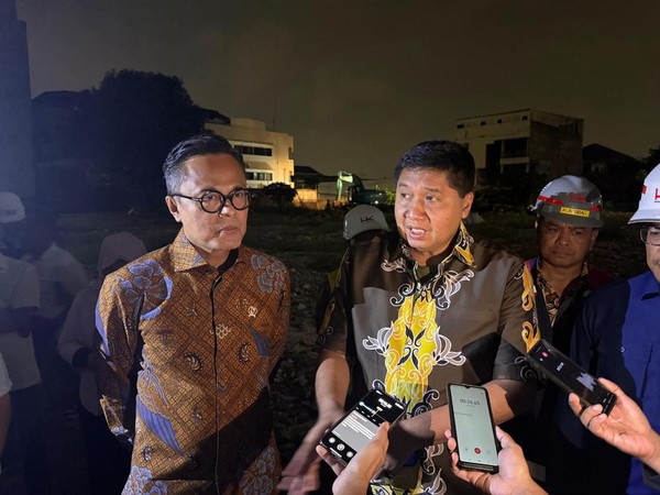 Kepala BP BUMN, Dony Oskaria (kiri) dan Menteri Perumahan dan Kawasan Permukiman, Maruarar Sirait (kanan,). Foto : Ist