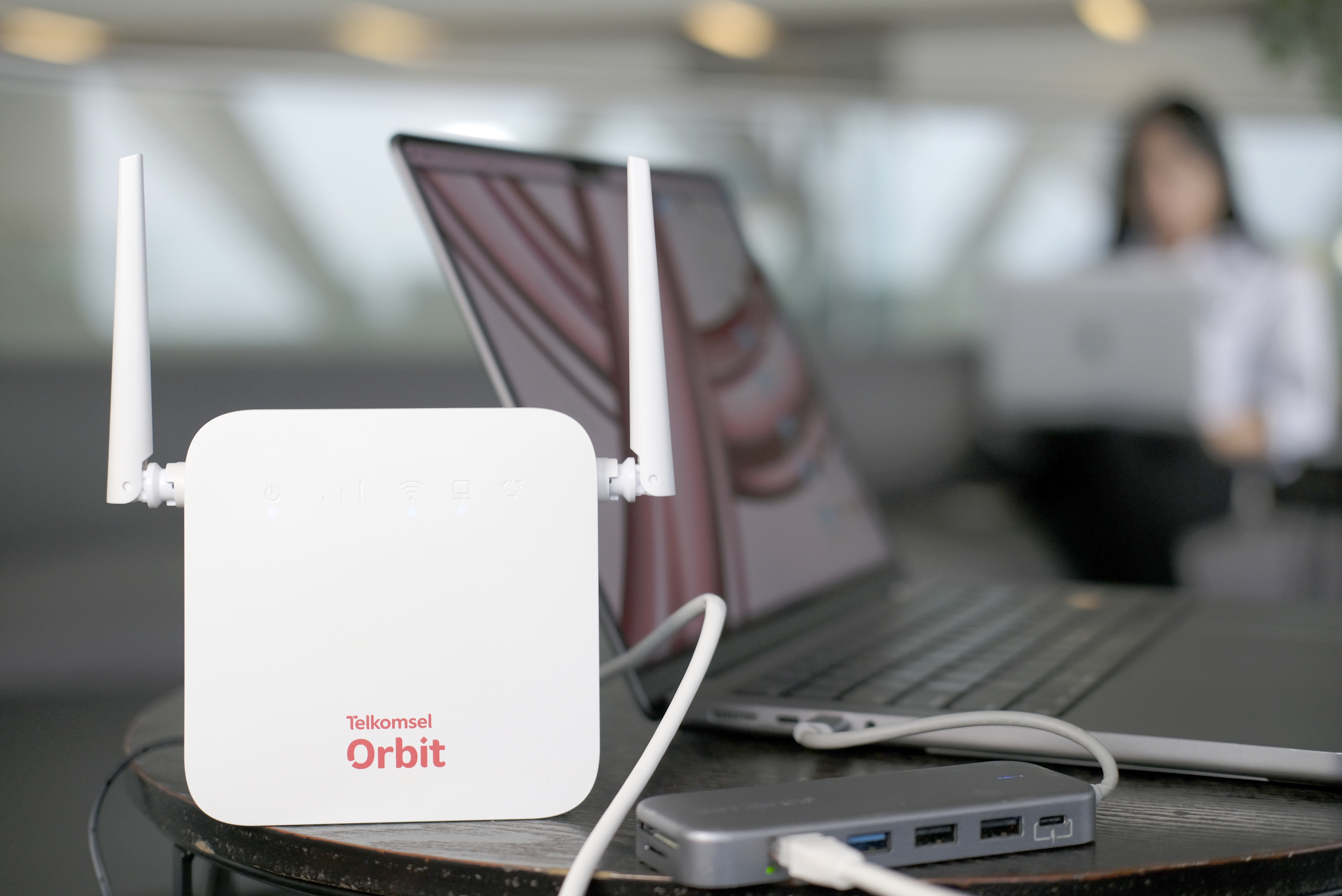 Ilustrasi pegawai melaksanakan Work From Home menggunakan produk Telkomsel.(Istimewa)