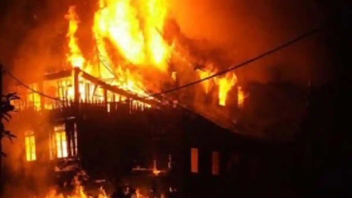 Ikustrasi rumah kebakaran. Foto : Ist