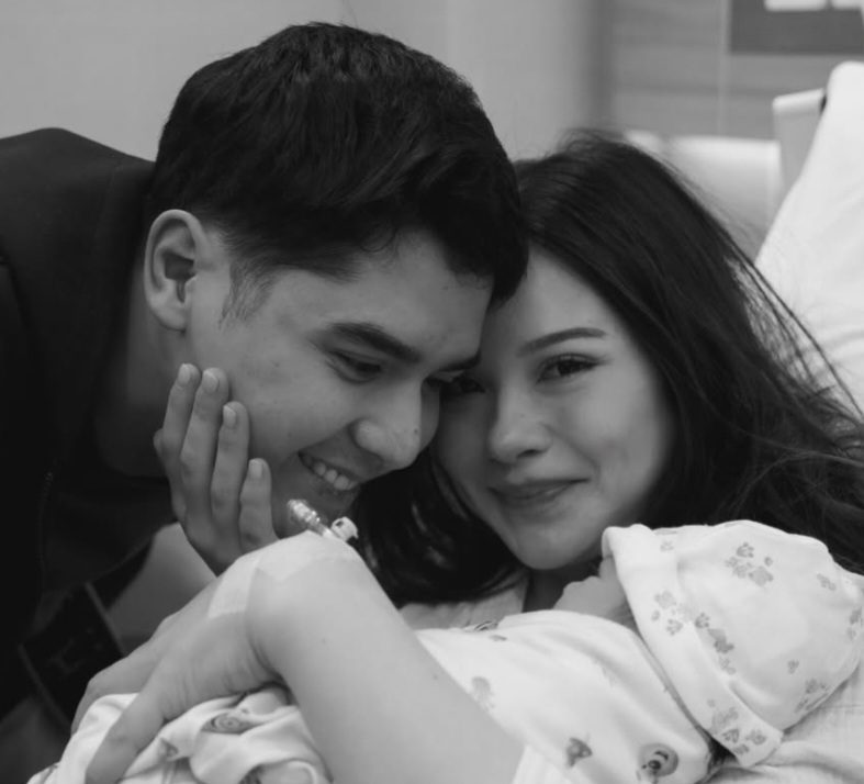 Pasangan selebritis Al Ghazali dan Alyssa Daguise mendapatkan momongan baru yang diberi nama Soleil Zephora Ghazali. Foto : IG