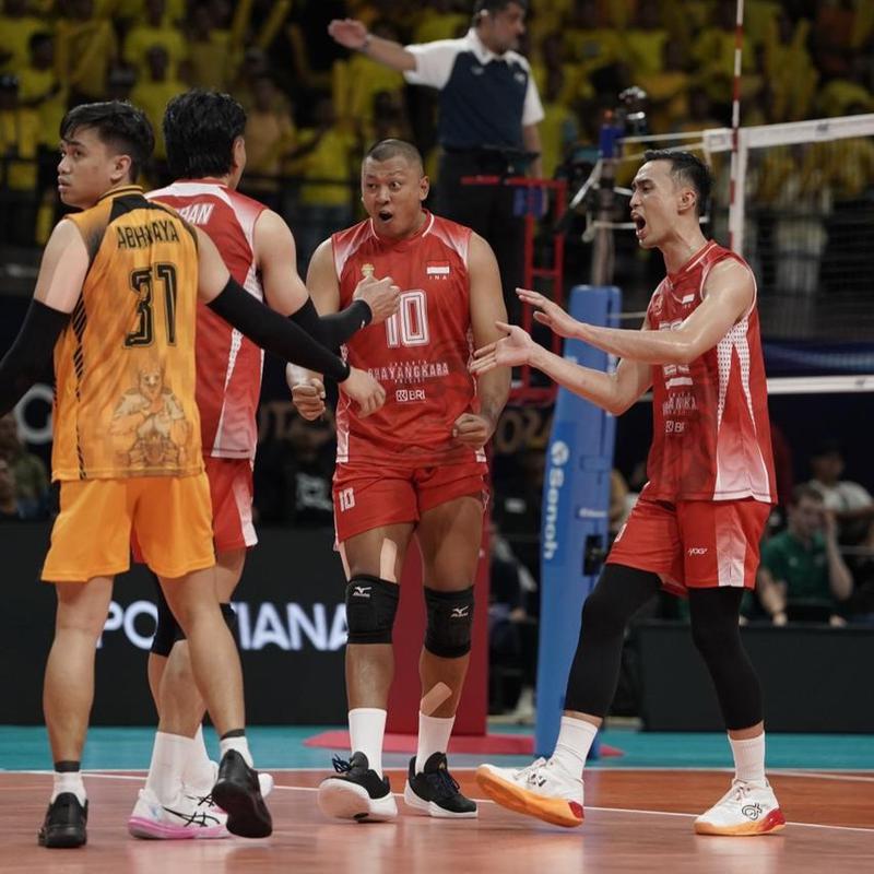 Selebrasi Jakarta Bhayangkara Presisi memastikan tiket ke FIVB Men’s World Club Championship 2026 usai menundukkan Hyundai Capital Skywalkers. Foto : Ist