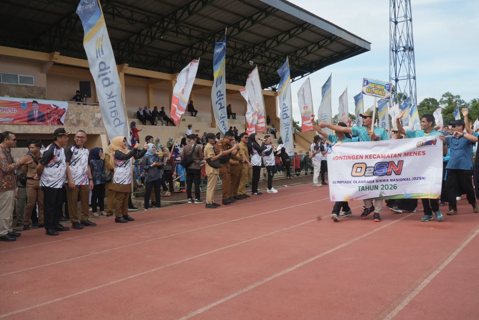 Pembukaan acara Olimpiade Olahraga Siswa Nasional (O2SN) tingkat Sekolah Dasar (SD) di Stadion Badak Kuranten, Senin (25/5/2026).(Istimewa)