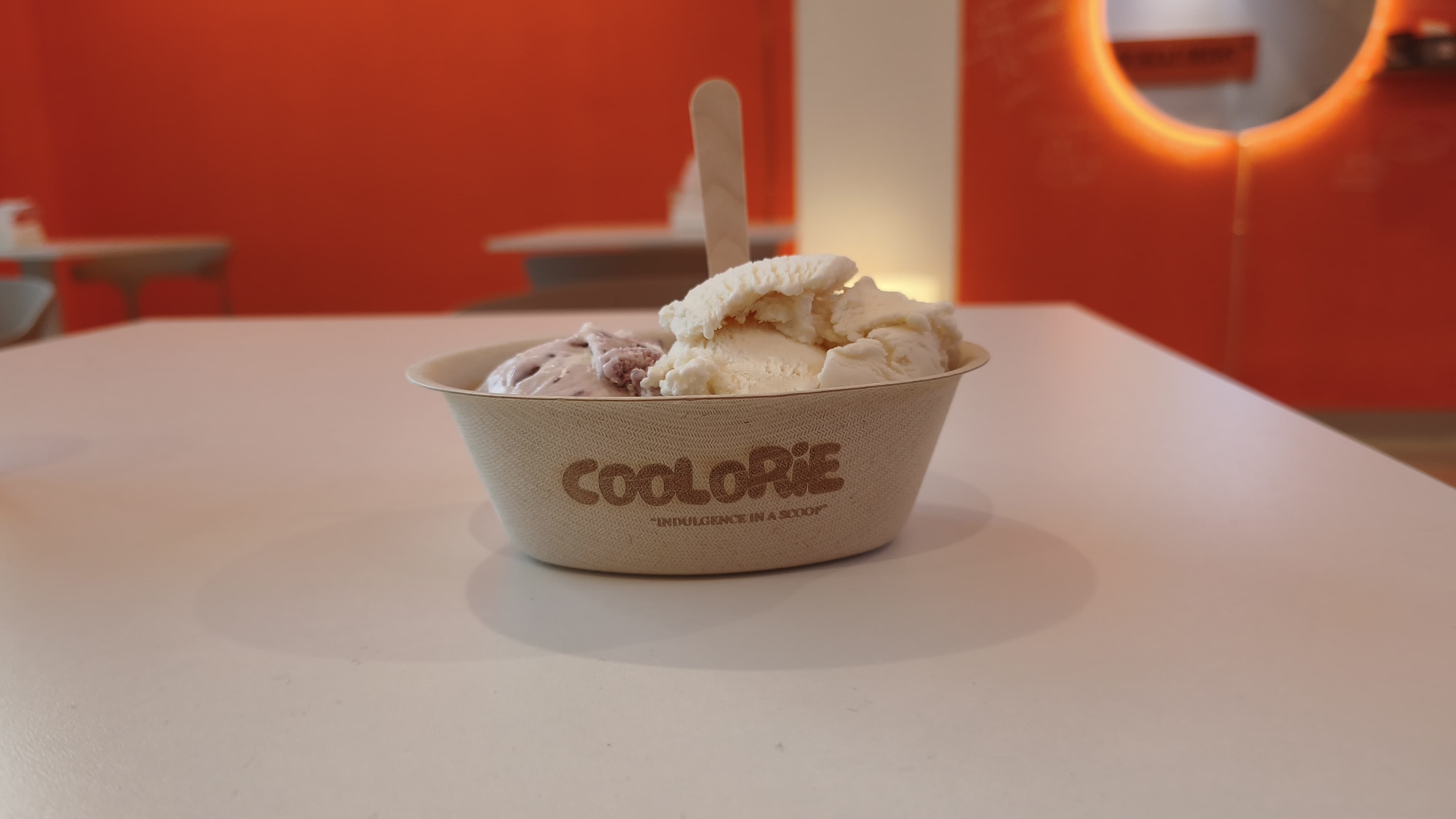 Seporsi gelato lembut dari Coolorie Gelato dengan tekstur creamy yang memanjakan dan pilihan rasa yang beragam—manisnya pas, cocok jadi teman santai di setiap momen. Foto : Emir MG