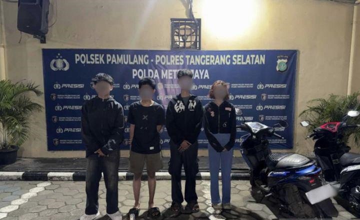 Polisi mengamankan empat remaja saat lakukan patroli. Para remaja ini diamankan lantaran diduga akan melakukan tawuran.