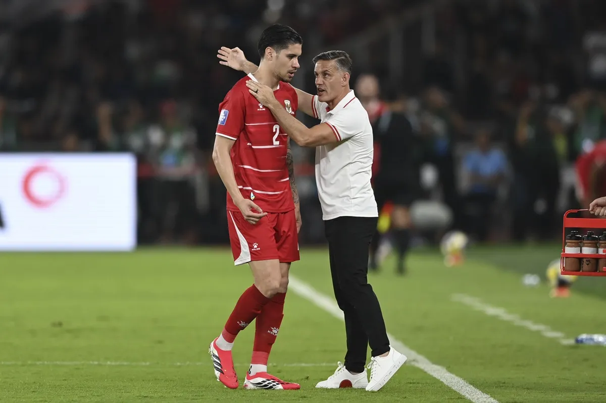 Pelatih John Herdman dan timnas PSSI Senior. Foto : Ist