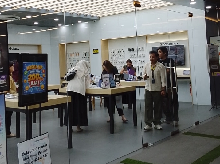 Samsung Electronics di kawasan Hampton Square Gading Serpong. (tangselpos.id/lim)