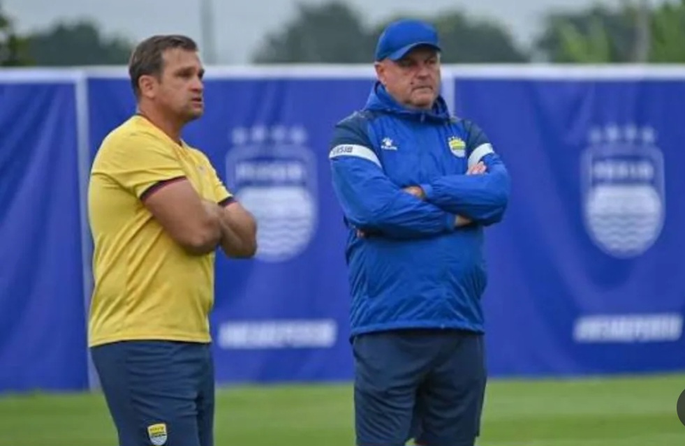 Pelatih baru Persib Igor Tolic (kiri) dan Bojan Hodak (kanan) kini menjabat sebagai penasehat teknik Persib. Foto : Ist