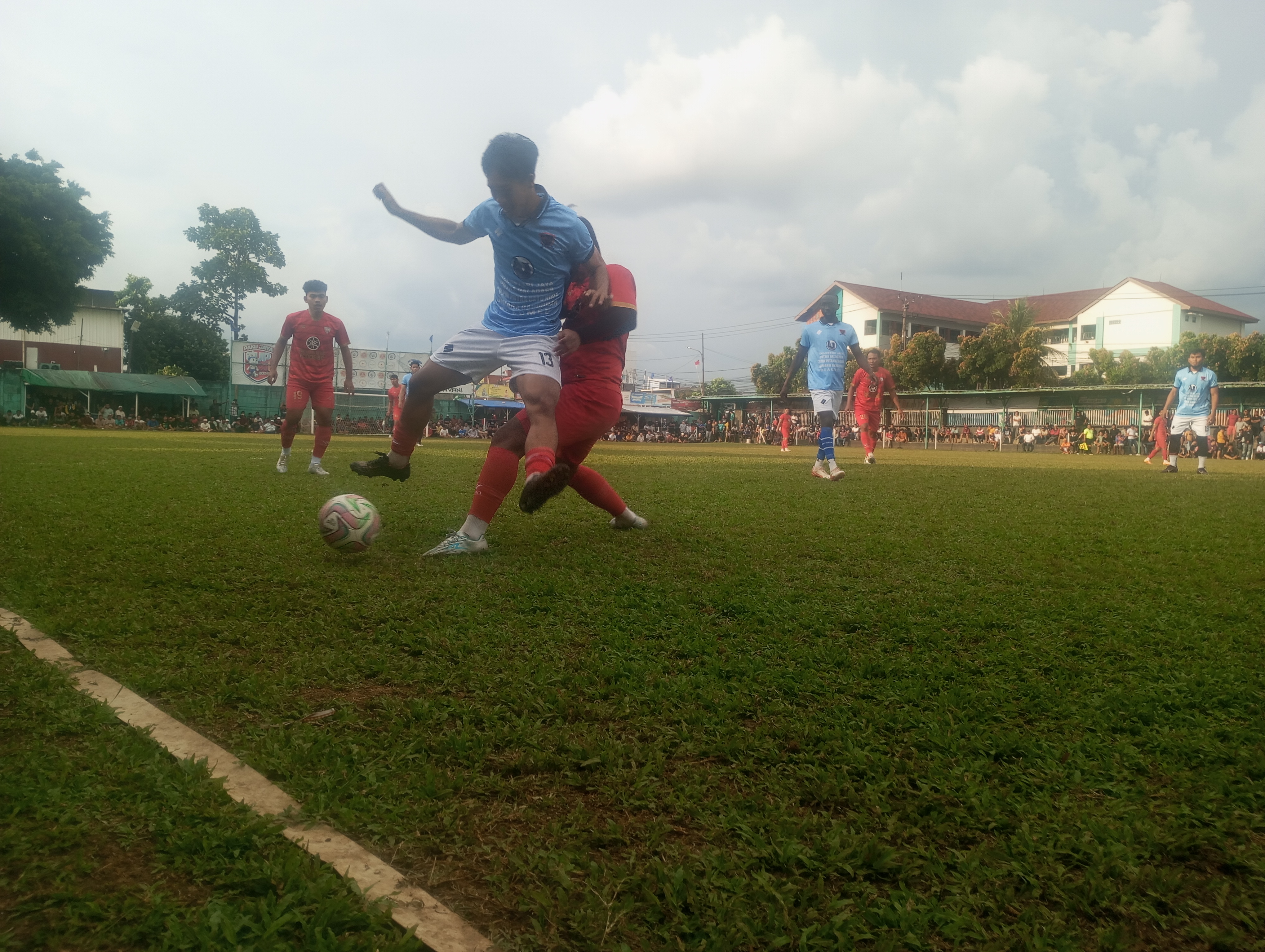 Duel Golok Setan dan JNT Cibaliung pada Jumat (22/05/2026) enak ditonton.(tangselpos.id).