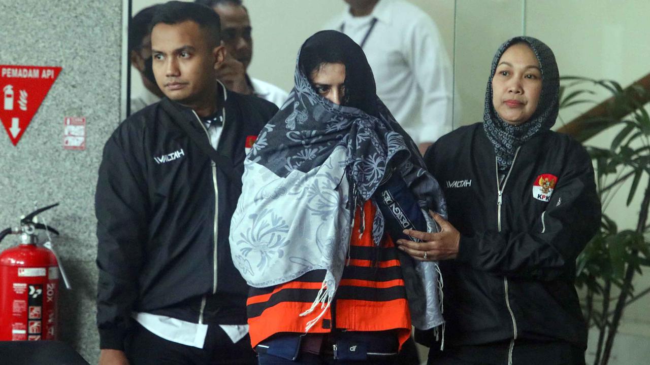 Bupati Pekalongan nonaktif Fadia Arafiq di gedung KPK. Foto : Ist