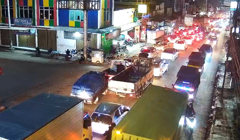 Kemacetan di Jalan Raya Sukabumi. Foto : Ist