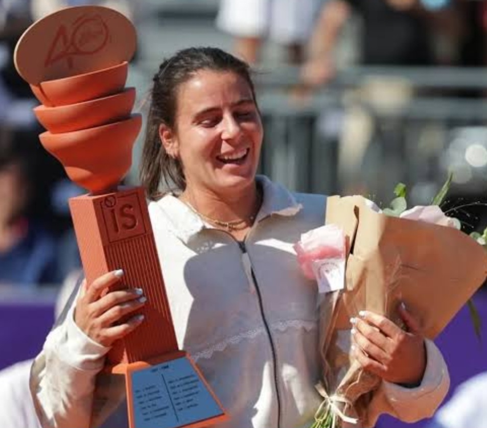 Emma Navarro ratu tenis tanah liat. Foto : Ist