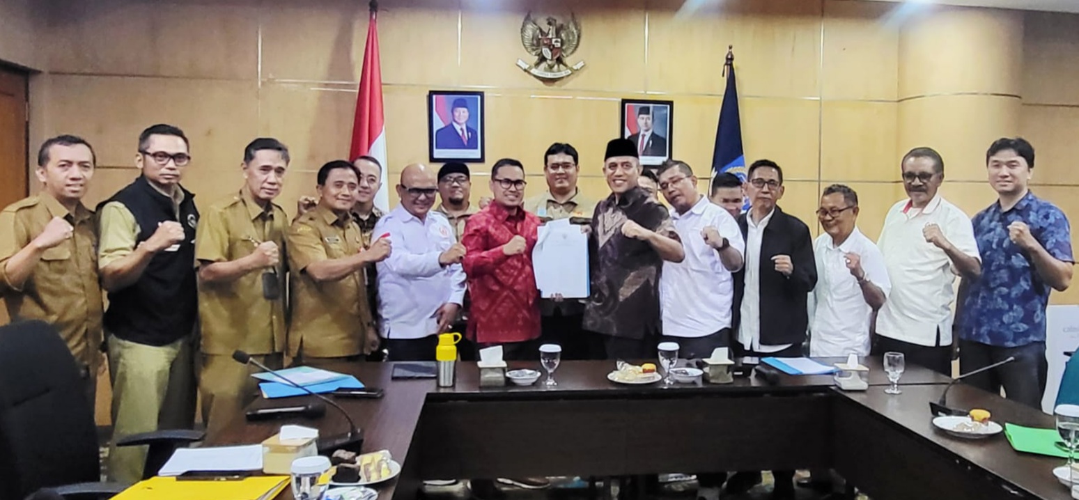 Wakil Wali Kota Tangsel yang juga sebagai ketua PB Porprov Banten ke VII Pilar Saga Ichsan seusai menggelar rakor dengan SC. (Ist)