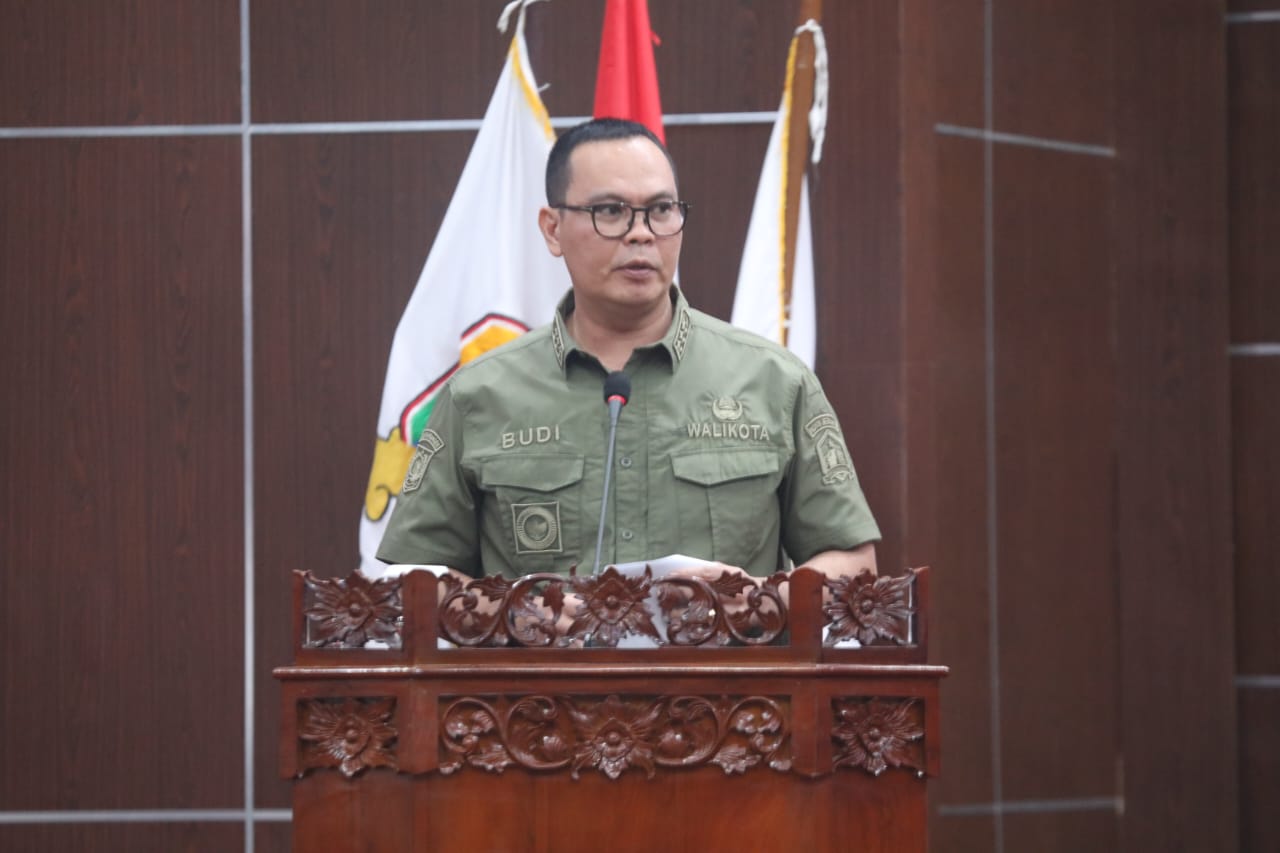Wali Kota Serang, Budi Rustandi, saat menghadiri rapat paripurna di Gedung DPRD Kota Serang, Rabu (13/5/2026).(Istimewa)