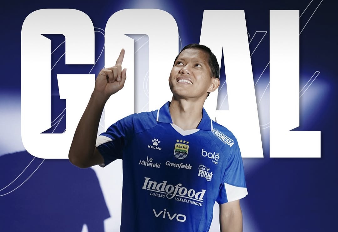 Pahlawan Persib Bandung Adam Alis. Foto : Ist
