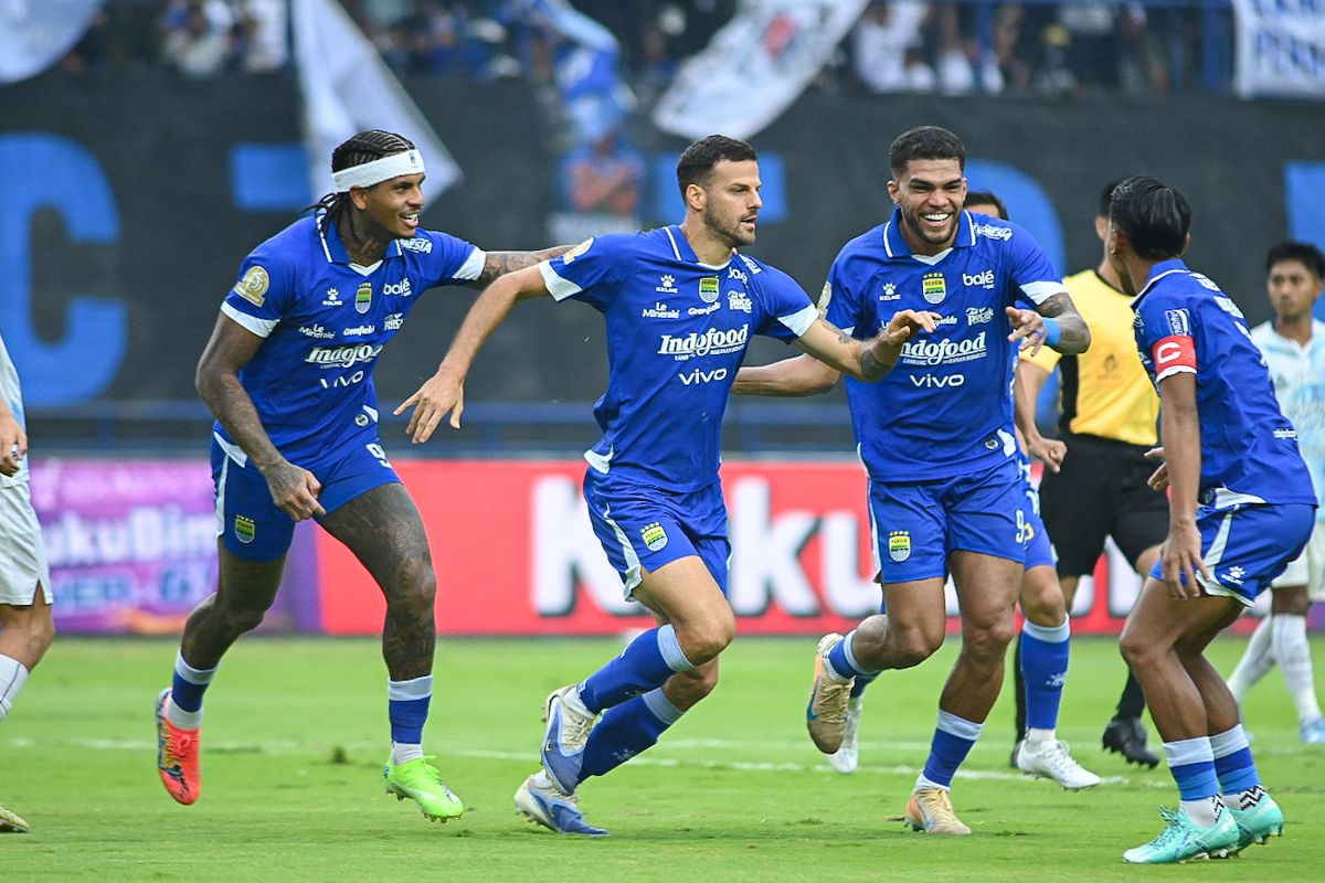 Sepebrasi skuad Persib. Foto : Ist