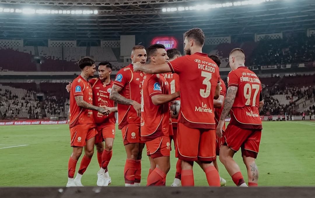 Selebrasi skuad Persija usai menang 2-0 dari Persijap. Foto : Ist