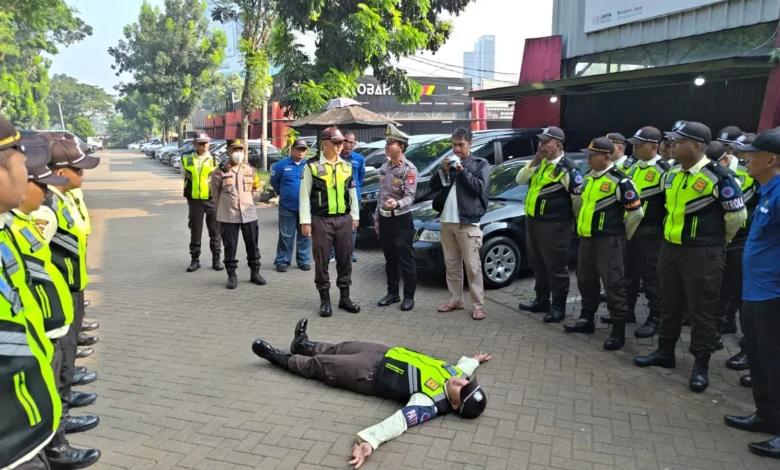 Polsek Pondok Aren gelar pelatihan kepada para Satpam Bintaro, untuk ikut serta menjaga keamanan.