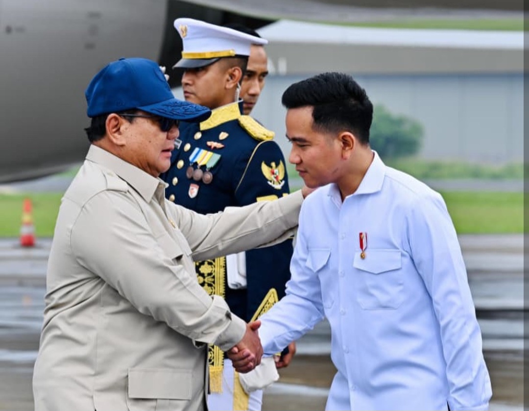 Wapris Gibran menyambut Presiden Prabowo usai lawatan dari Prancis. Foto : Ist