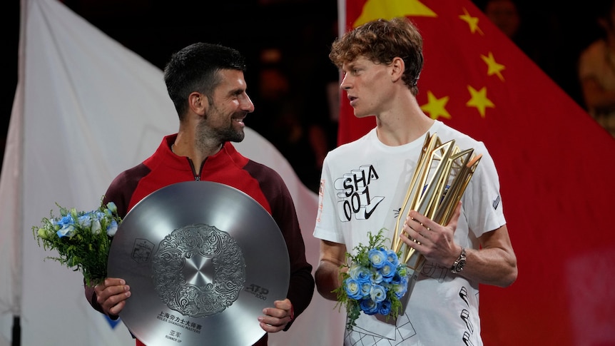 Novak Djokovic (kanan) dan Jannik Sinner (kiri). Foto : Ist