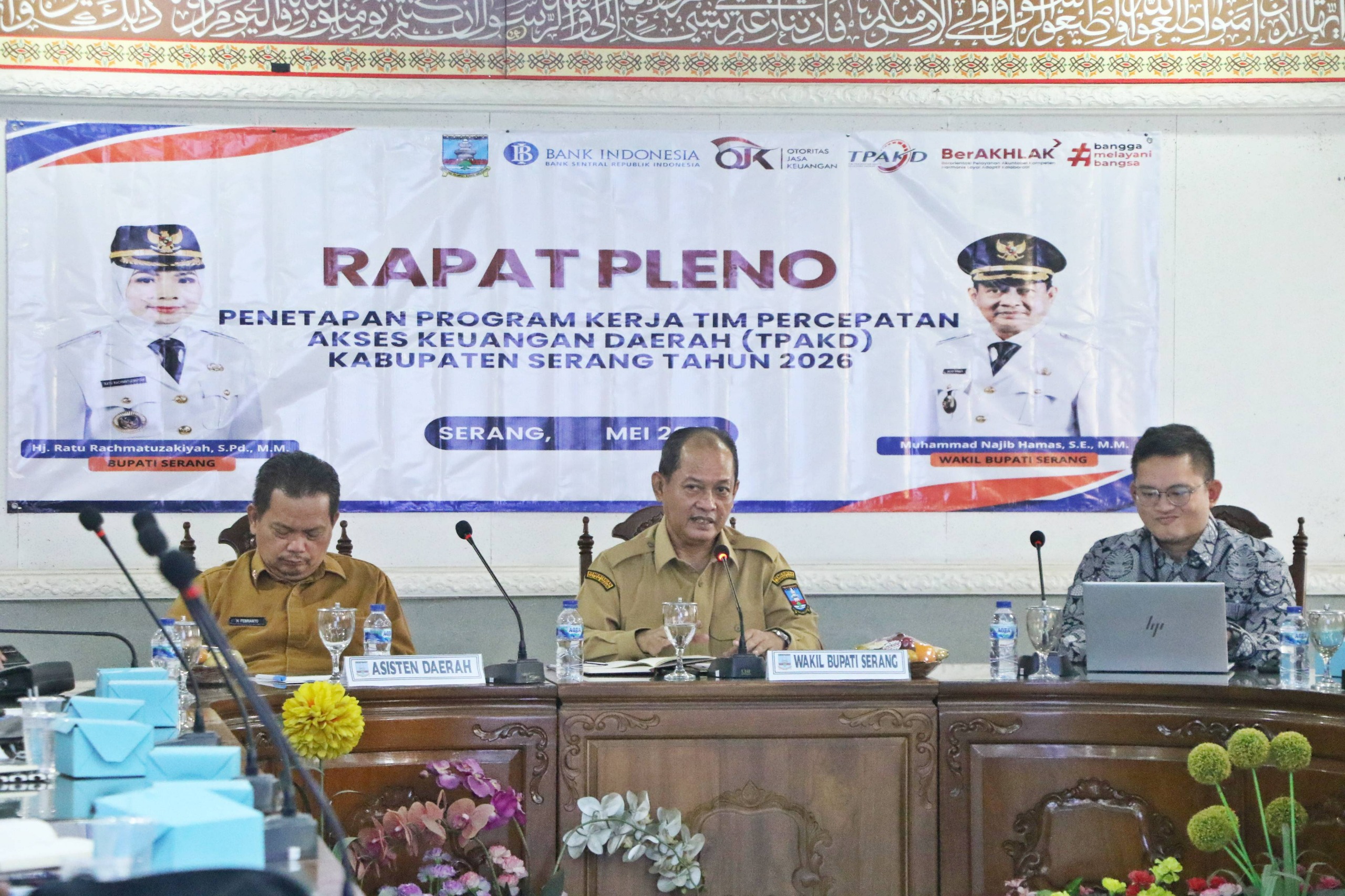 Wakil Bupati Serang Muhammad Najib Hamas menghadiri Rapat Pleno Penetapan Program Kerja Tim Percepatan Akses Keuangan Daerah (TPAKD) Kabupaten Serang 2026 di Aula KH. Syam’un pada Selasa (5/5). HUMAS PEMKAB SERANG