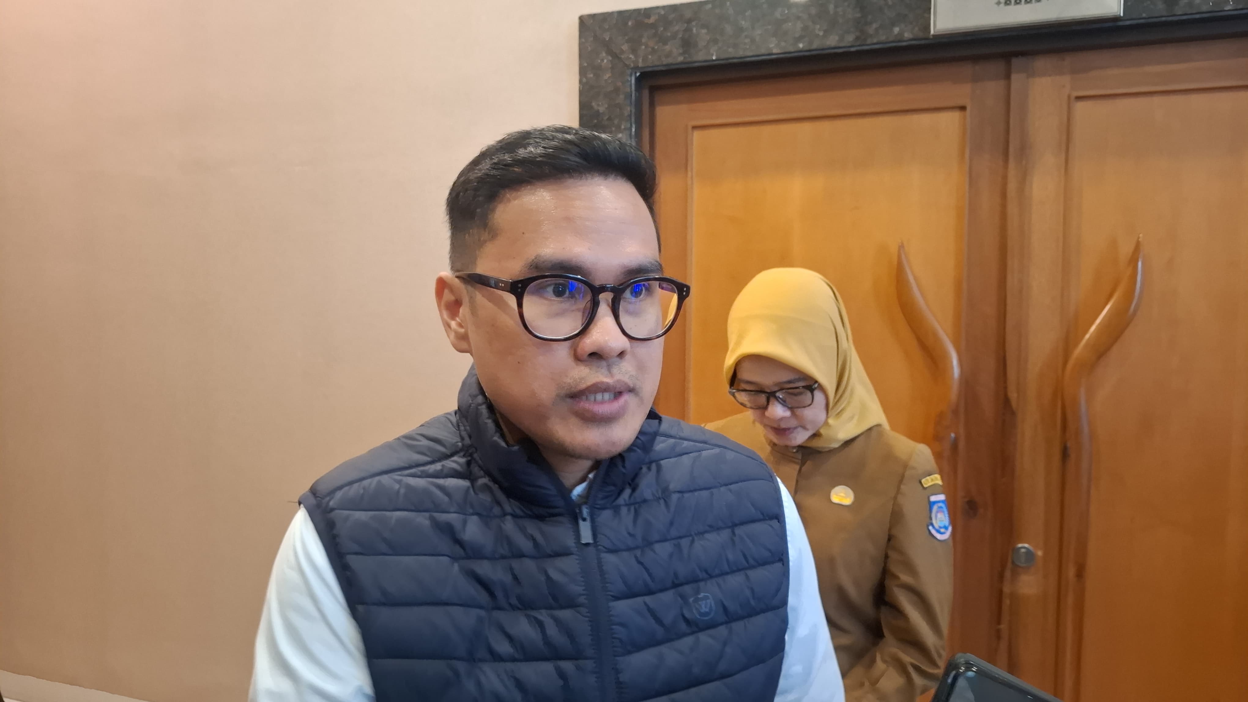 PROGRES PSEL. Wakil Wali Kota Tangsel, Pilar Saga Ichsan saat memaparkan progres pembangunan PSEL di wilayahnya.
