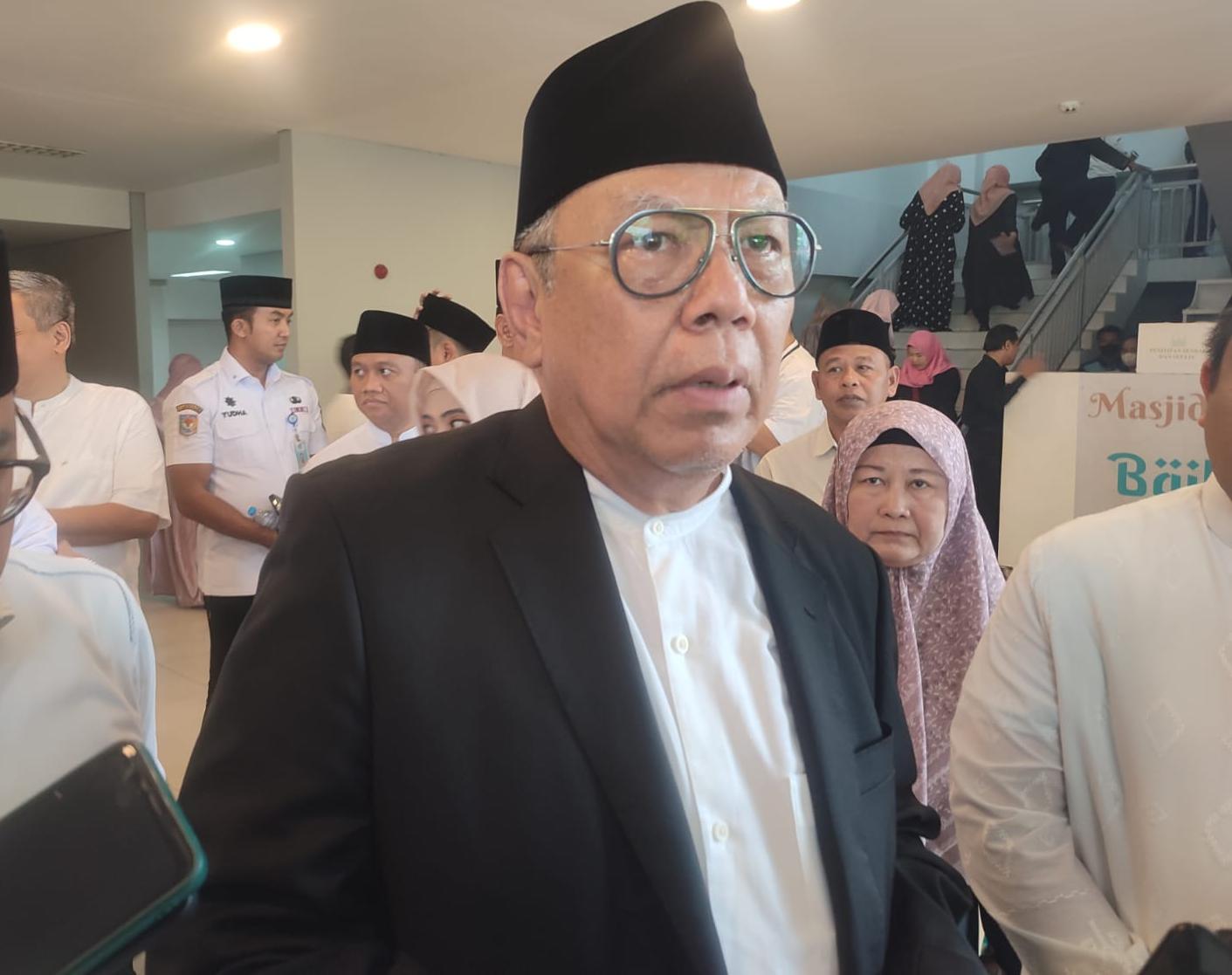 Benyamin Davnie usai menghadiri acara keagamaan di Masjid Baiturrahmi, Islamic Center, Rabu (24/6). (tangselpos.id/rmn)