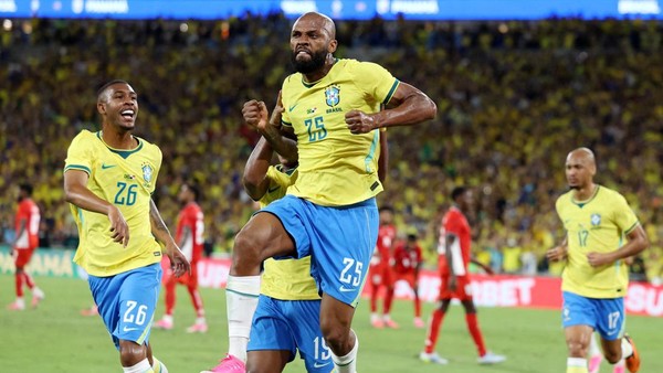 Selebrasi skuad Bradil usai gasak Panama 6-2. Foto : Ist