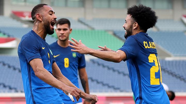 Selebrasi skuad Brasil usai menang 2-1 dari Mesir. Foto : Ist