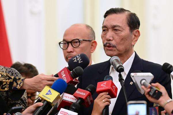 Ketua DEN Luhut Panjaitan saat melakukan konferensi pers. Foto : Ist