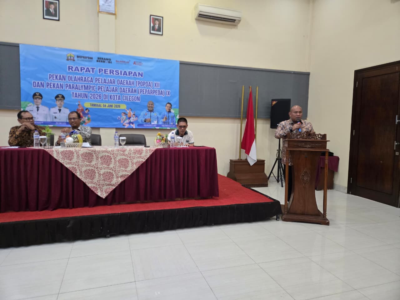 PERSIAPAN POPDA. Kepala Disparpora Kota Serang Zeka dalam Rapat Persiapan Pekan Olahraga Pelajar Daerah (Popda) XII yang dilaksanakan di salah satu hotel di Kota Serang pada Kamis (4/6). ARIF HAMDI/TANGSEL POS